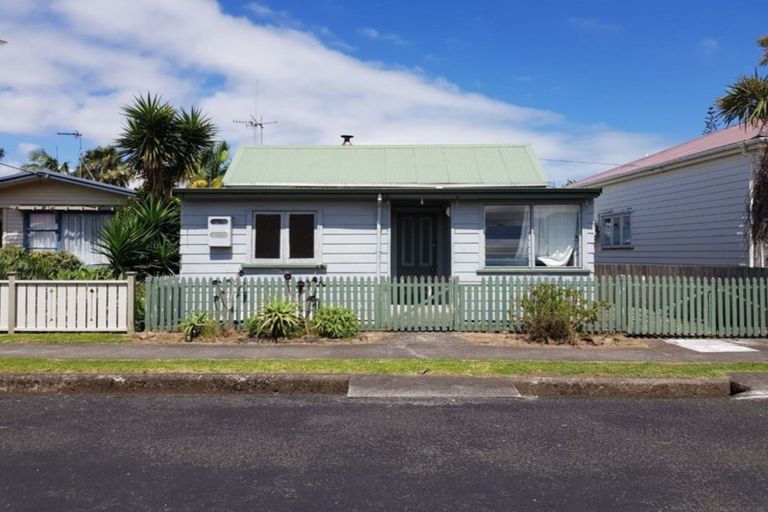 Photo of property in 111 Davy Street, Thames, 3500