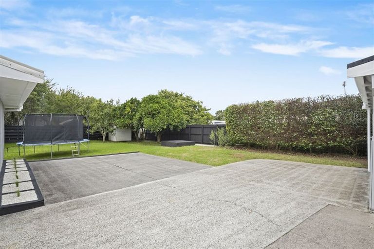 Photo of property in 20 Stonehurst Avenue, Waiuku, 2123