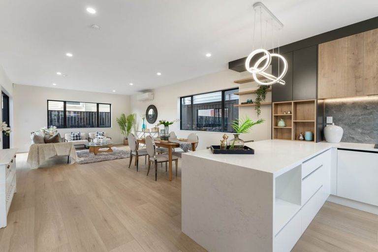 Photo of property in 71b Matipo Road, Te Atatu Peninsula, Auckland, 0610
