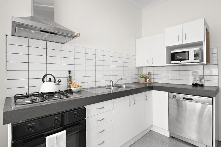 Photo of property in 20 Kenwyn Terrace, Newtown, Wellington, 6021