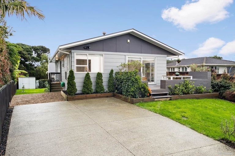 Photo of property in 17 Taioma Crescent, Te Atatu Peninsula, Auckland, 0610