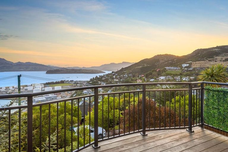 Photo of property in 4d Harmans Road, Lyttelton, 8082