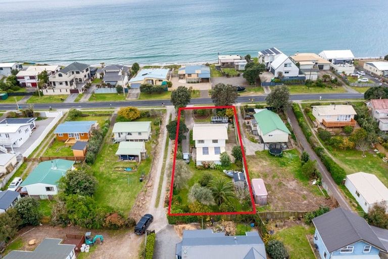 Photo of property in 240 Pukehina Parade, Pukehina, Te Puke, 3189