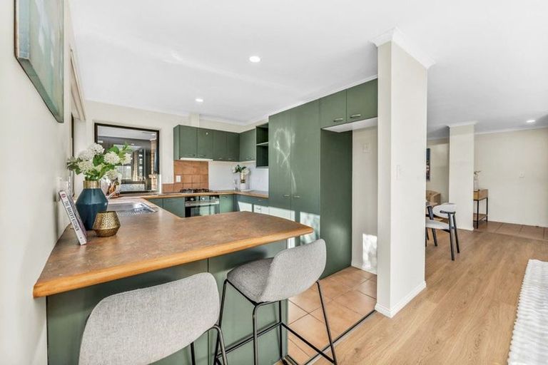 Photo of property in 1/11 Carniew Place, Dannemora, Auckland, 2016