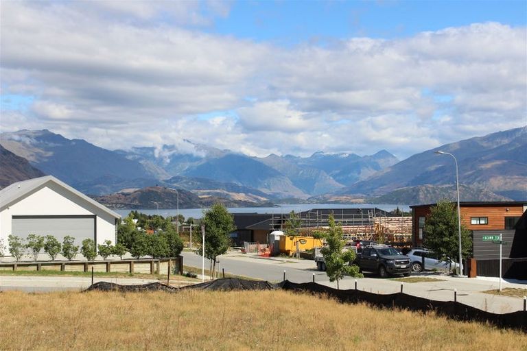 Photo of property in 1 Scurr Terrace, Wanaka, 9305