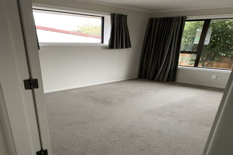 Photo of property in 21 Hawthornden Road, Avonhead, Christchurch, 8042