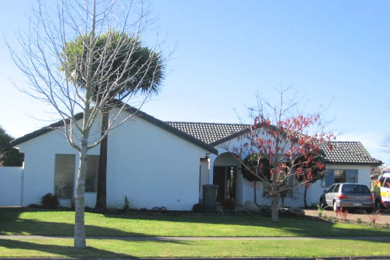 Photo of property in 16 Admiral Crescent, Flagstaff, Hamilton, 3210