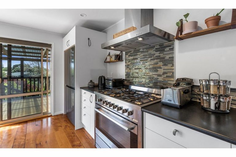 Photo of property in 57 Hauraki Road, Leigh, Warkworth, 0985