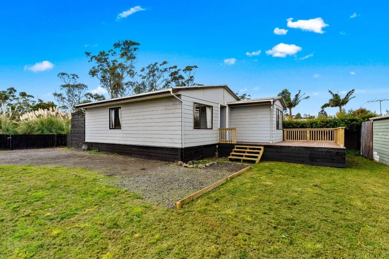 Photo of property in 4 Rere Place, Parakai, 0830