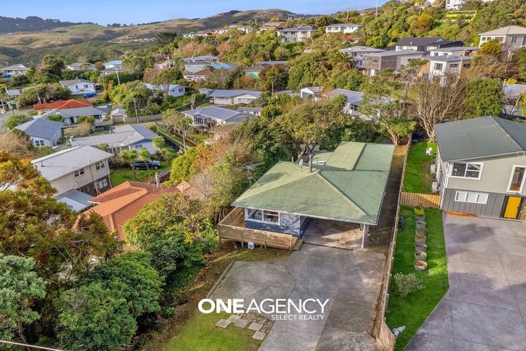 Photo of property in 183 Helston Road, Paparangi, Wellington, 6037