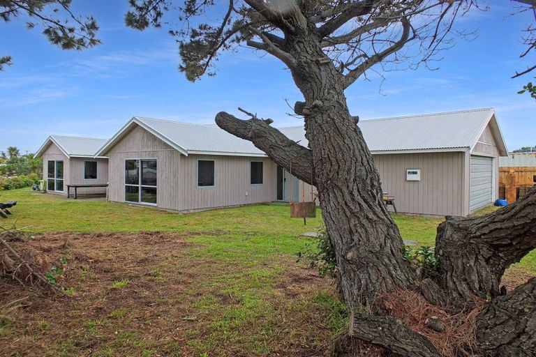 Photo of property in 4 Muritai Grove, Himatangi Beach, Foxton, 4891