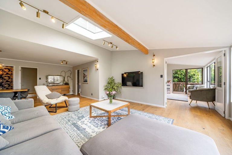 Photo of property in 33 Oak Avenue, Paremata, Porirua, 5024