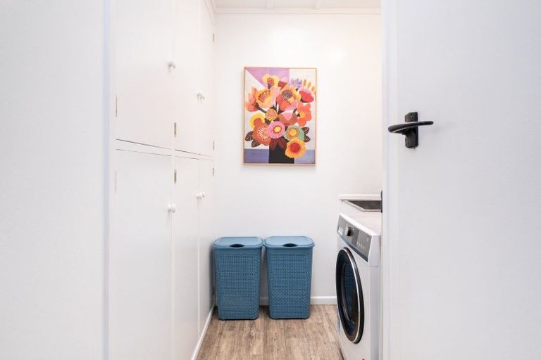 Photo of property in 302b King Street South, Hastings, 4122