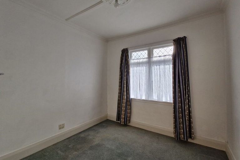 Photo of property in 37 Bay Street, Petone, Lower Hutt, 5012