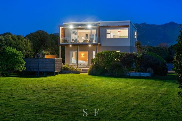 Photo of property in 114 Paetawa Road, Peka Peka, Waikanae, 5391
