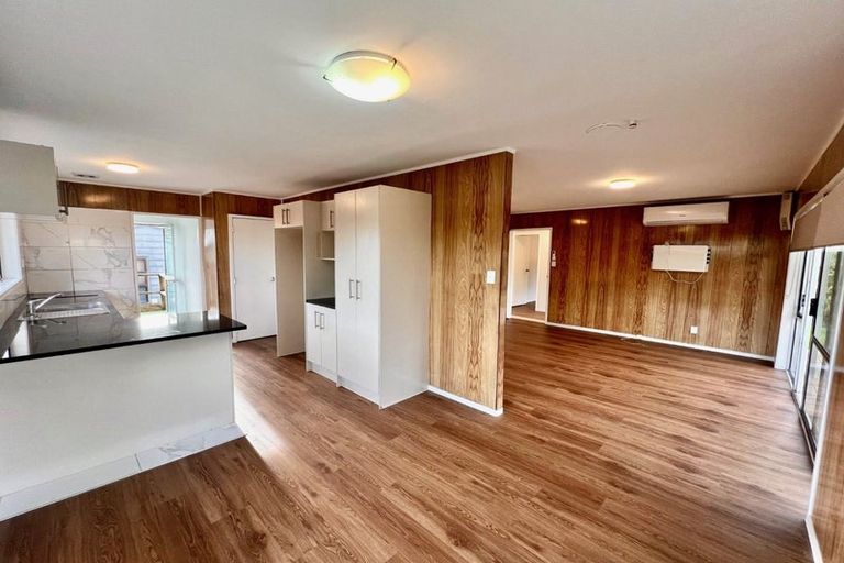 Photo of property in 36 Challen Close, Conifer Grove, Takanini, 2112