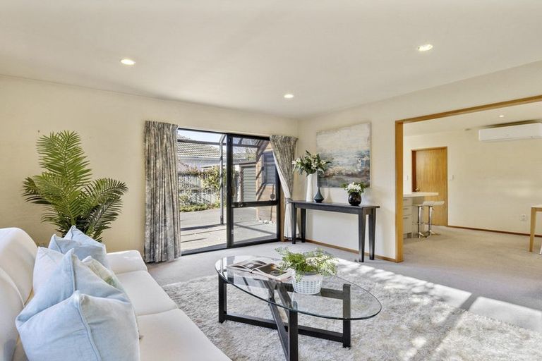 Photo of property in 10a Nikau Place, Riccarton, Christchurch, 8011