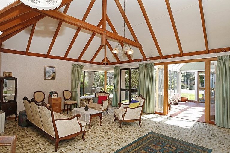 Photo of property in 6 Halse Place, Opunake, 4616