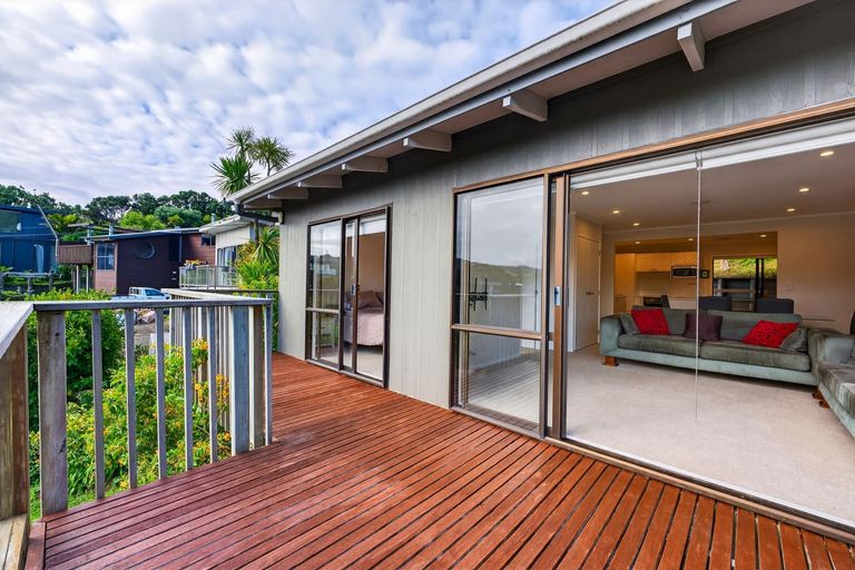 Photo of property in 11 Hillside Crescent, Leigh, 0985