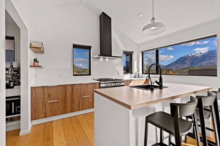 Photo of property in 2 Wanderer Lane, Jacks Point, Queenstown, 9371