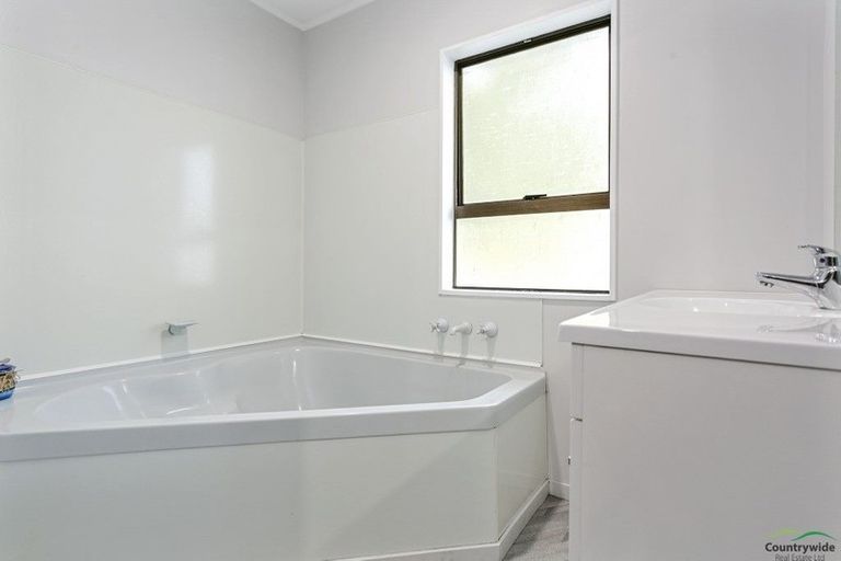 Photo of property in 22 Montgomery Crescent, Putaruru, 3411