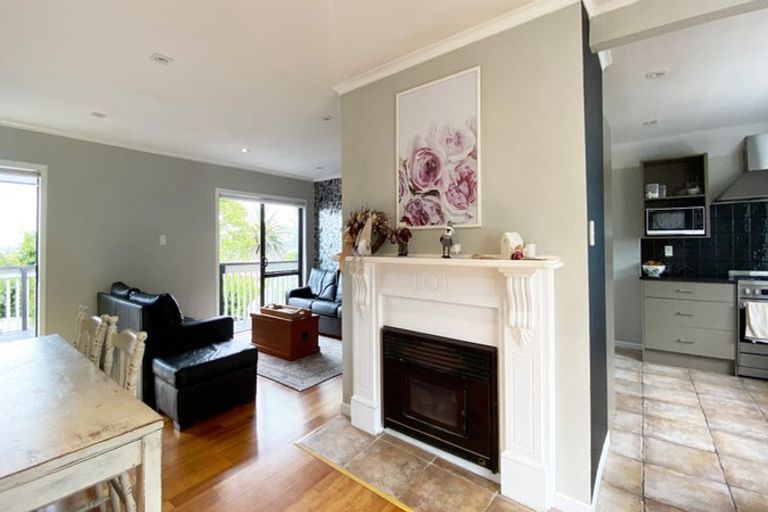 Photo of property in 1/1 Paparoa Road, Cockle Bay, Auckland, 2014