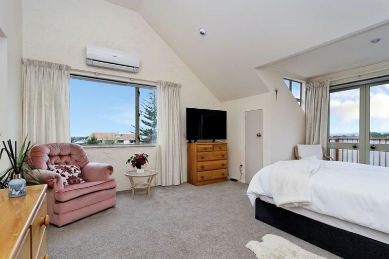 Photo of property in 79 Royal Road, Massey, Auckland, 0614