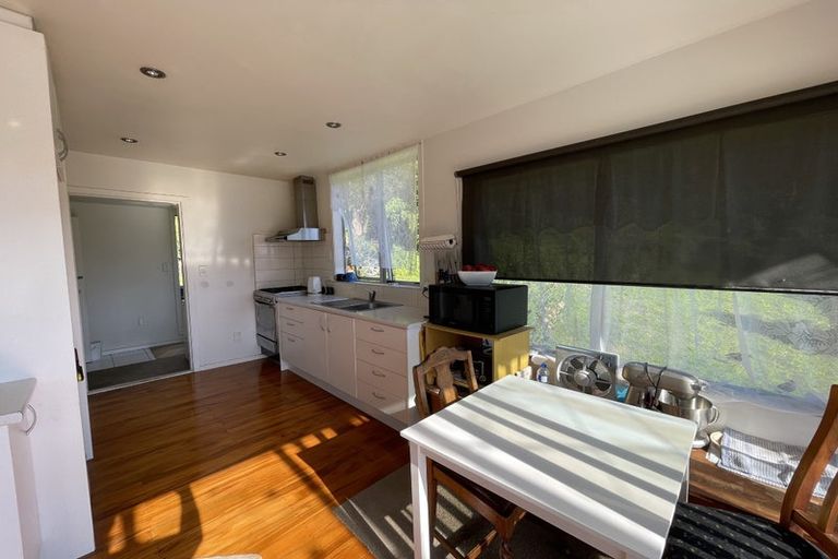 Photo of property in 57 Seaview Road, Piha, New Lynn, 0772