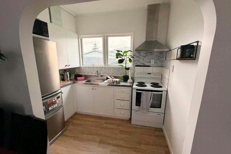 Photo of property in 144 Randwick Road, Moera, Lower Hutt, 5010