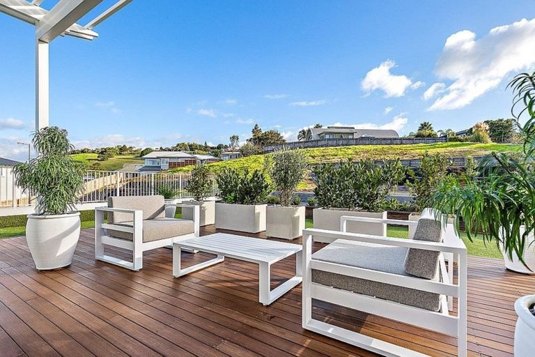 Photo of property in 164 Landmark Terrace, Orewa, 0931