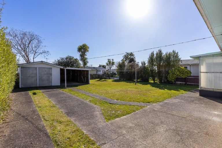 Photo of property in 11 Bartholomew Road, Levin, 5510