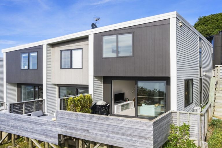 Photo of property in 10/52 High Street, Island Bay, Wellington, 6023