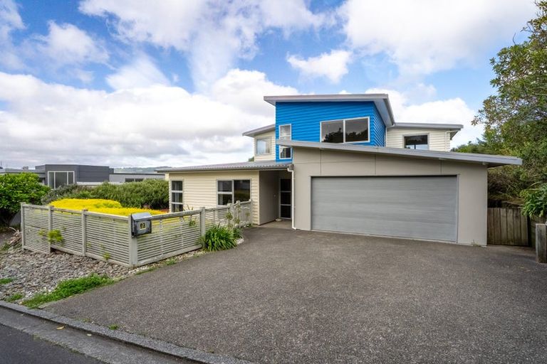 Photo of property in 42 Waverton Terrace, Churton Park, Wellington, 6037