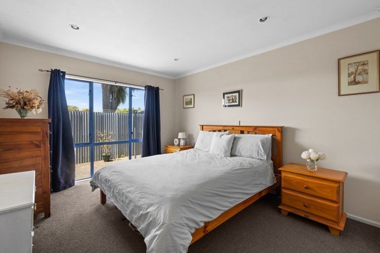 Photo of property in 1a Upham Street, Havelock North, 4130