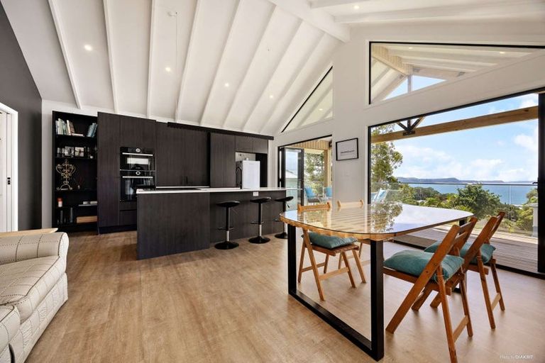 Photo of property in 2d Vipond Road, Stanmore Bay, Whangaparaoa, 0932