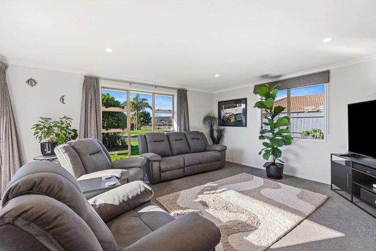 Photo of property in 1 Roxbury Place, Papamoa Beach, Papamoa, 3118