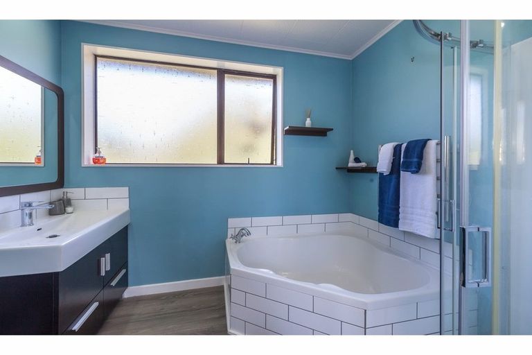 Photo of property in 78 Daniels Road, Redwood, Christchurch, 8051