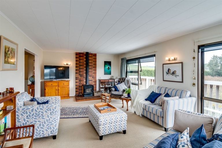 Photo of property in 977 Puketapu Road, Puketapu, Napier, 4182