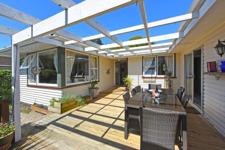 Photo of property in 16 Molloys Road, Te Marua, Upper Hutt, 5018
