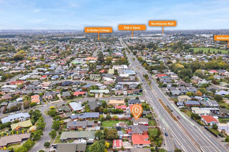 Photo of property in 412 Main North Road, Redwood, Christchurch, 8051