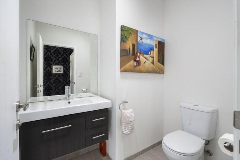 Photo of property in 38 Kingsdale Park Drive, Aokautere, Palmerston North, 4471