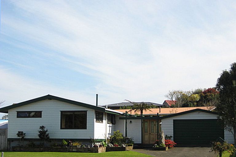 Photo of property in 12 Keats Place, Whalers Gate, New Plymouth, 4310