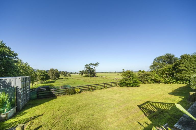 Photo of property in 88 Tokomaru Road East, Tokomaru, Palmerston North, 4474