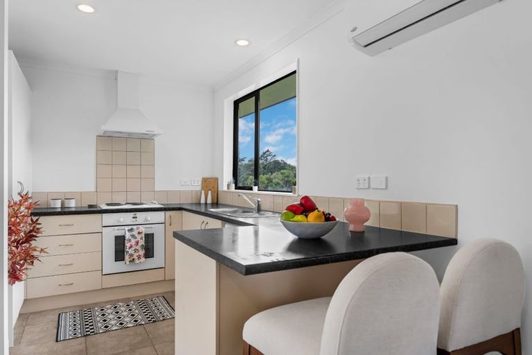 Photo of property in 31 Misty Valley Drive, Henderson, Auckland, 0612