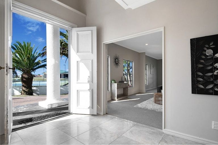 Photo of property in 13 Belvedere Court, West Harbour, Auckland, 0618