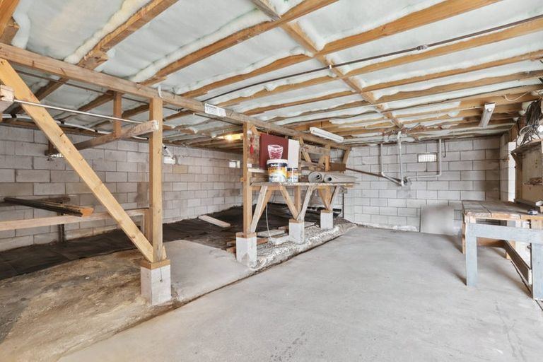 Photo of property in 2/11 Karaka Street, New Lynn, Auckland, 0600