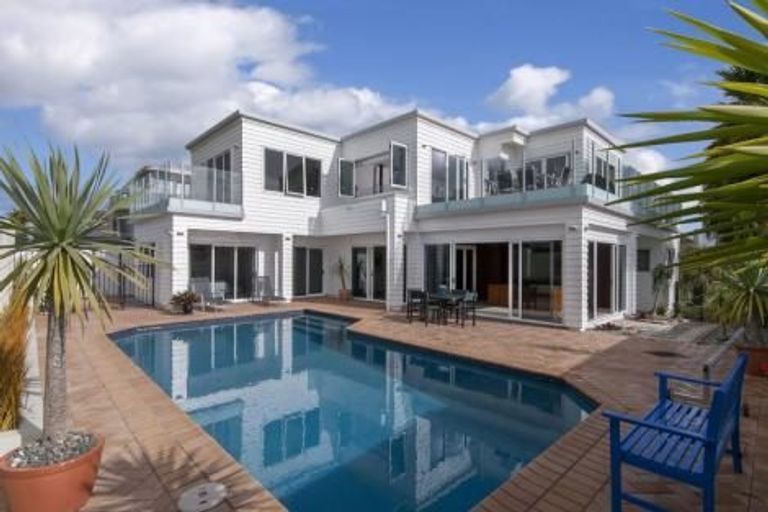 Photo of property in 17 Quedley Court, Eastern Beach, Auckland, 2012