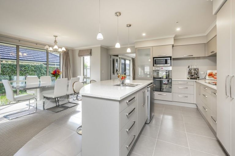 Photo of property in 16 Silkwood Crescent, Karaka, Papakura, 2113