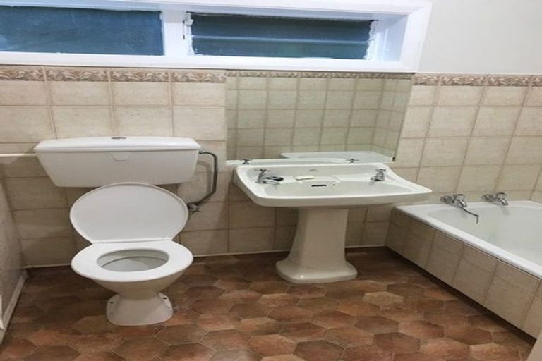 Photo of property in 7 Waiteata Road, Kelburn, Wellington, 6012