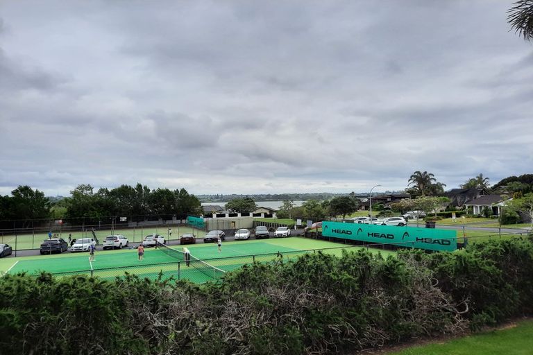 Photo of property in 2 Oleander Point, Farm Cove, Auckland, 2012